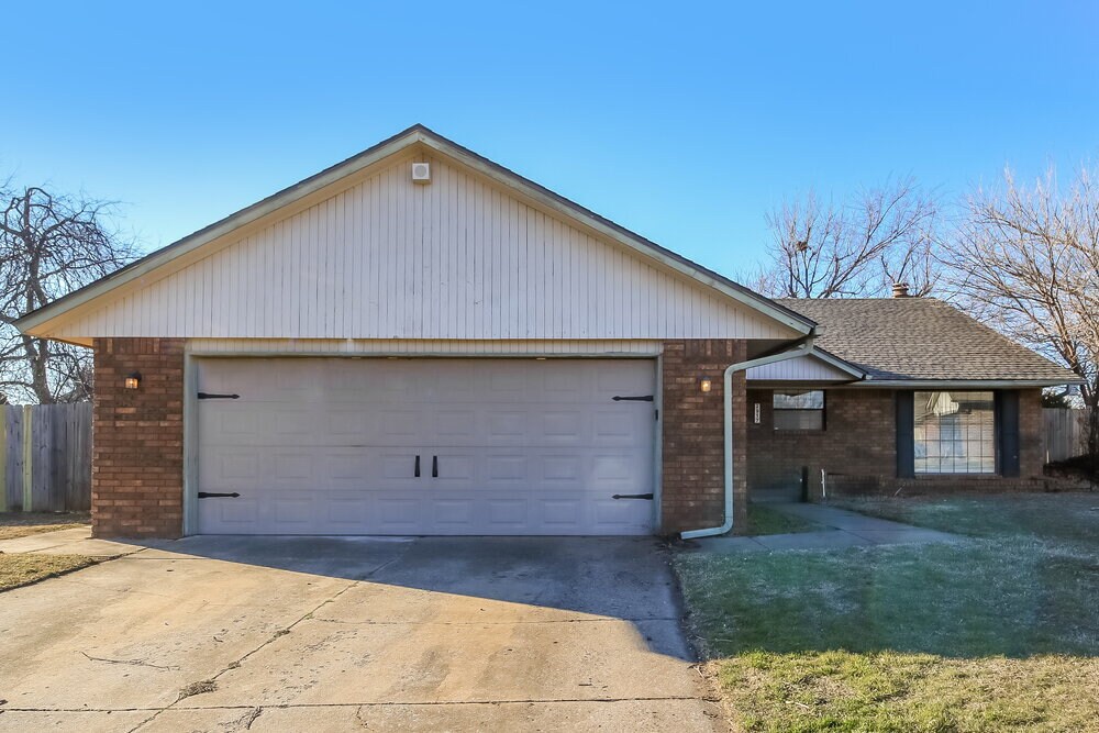 2917 Greenfield Dr in Edmond, OK - Foto de edificio