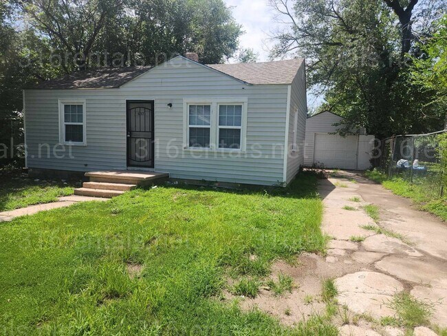 property at 1217 N Lorraine Ave
