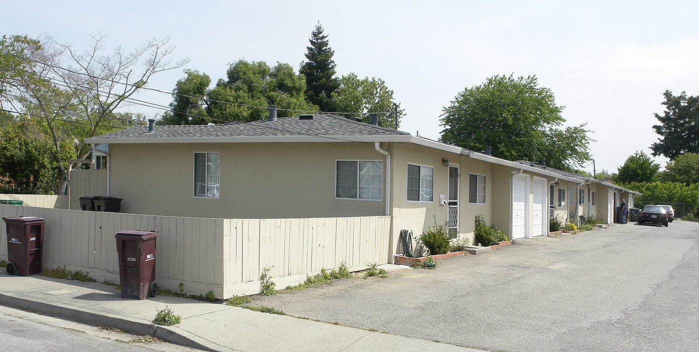 18630 Standish Ave in Hayward, CA - Building Photo