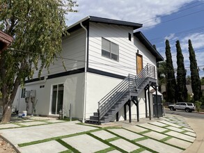 1385 N Marengo Ave in Pasadena, CA - Foto de edificio - Building Photo