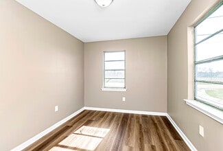 381 Mills Ave in Baton Rouge, LA - Building Photo - Building Photo