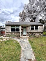 140 Fairfax Ave in Middletown, NY - Building Photo