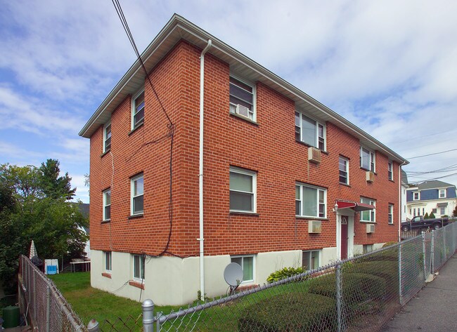 34 Union St in Quincy, MA - Foto de edificio - Building Photo