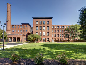 Robinson Cuticura Mill Apartments in Malden, MA - Foto de edificio - Building Photo