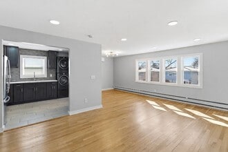 19 Evelyn Ct in Maplewood, NJ - Building Photo - Building Photo