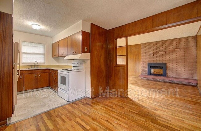 property at 4706 Sheridan Dr