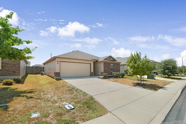 10726 Francisco Way in Converse, TX - Building Photo - Building Photo