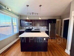 6407 Bartlett St in Pittsburgh, PA - Building Photo - Building Photo