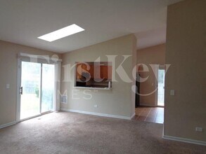 3616 Portsmouth Dr in Zion, IL - Foto de edificio - Building Photo