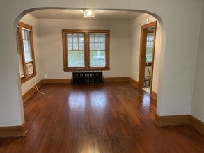 510 Pine St, Unit A in Essexville, MI - Building Photo - Building Photo
