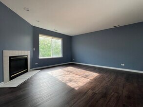 3413 Blue Ridge Dr in Carpentersville, IL - Building Photo - Building Photo