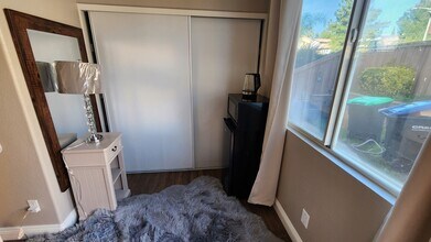 33015 Harmony Ln in Temecula, CA - Foto de edificio - Building Photo