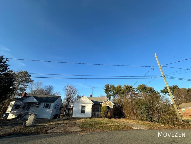 747 W Twenty-Sixth St in Winston-Salem, NC - Building Photo - Building Photo