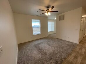 1886 3330 W in Lehi, UT - Building Photo - Building Photo