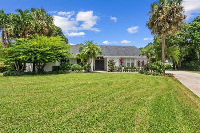 15575 Woodmar Ct in Wellington, FL - Building Photo - Building Photo