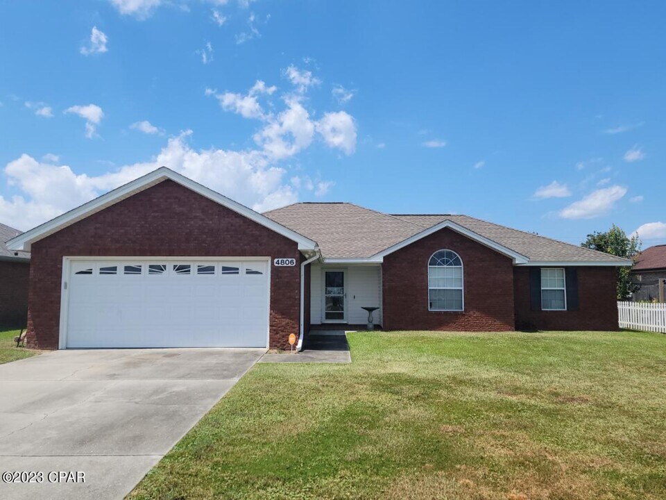 4806 McCall Ln in Panama City, FL - Building Photo