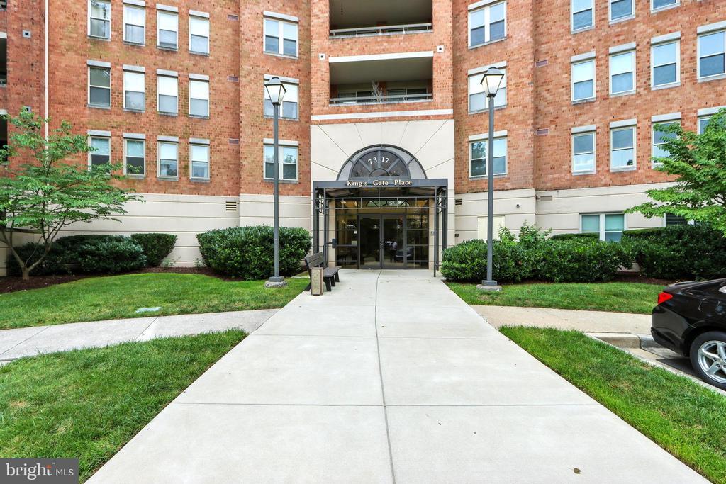 7317 Eden Brook Dr in Columbia, MD - Building Photo