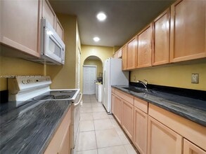 18913 NW 46th Ave in Miami Gardens, FL - Building Photo - Building Photo