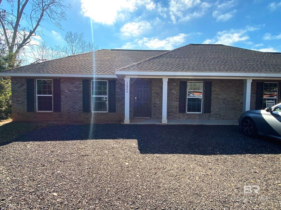 24944 School St in Elberta, AL - Building Photo