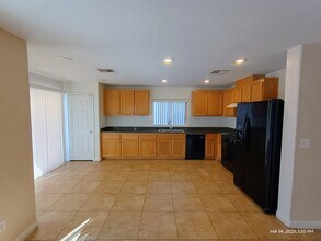 7417 Edgecove Ct in Las Vegas, NV - Foto de edificio - Building Photo