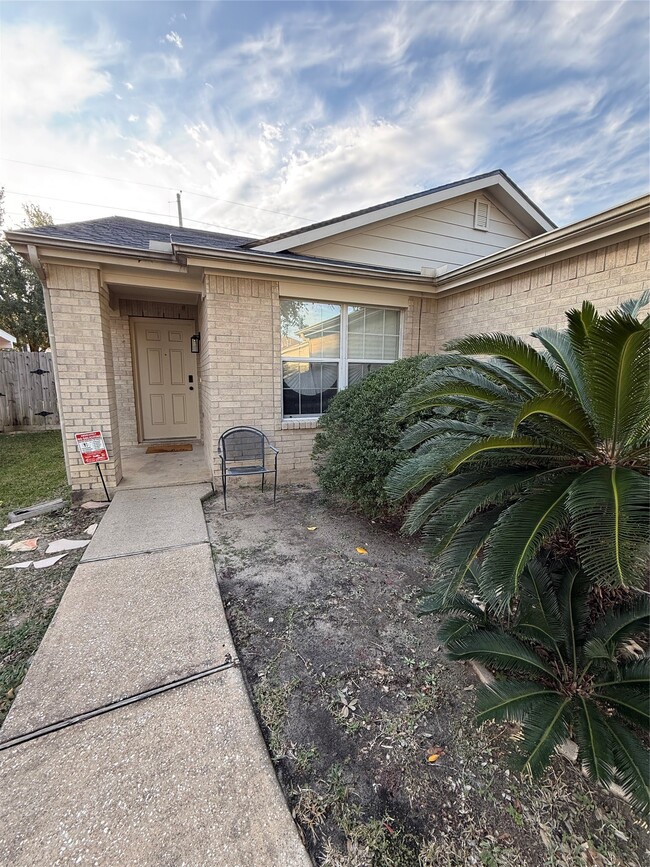 property at 3819 Banks Ridge Ln