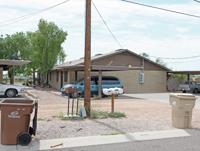 Sky View Apartments in Mesa, AZ - Building Photo - Building Photo