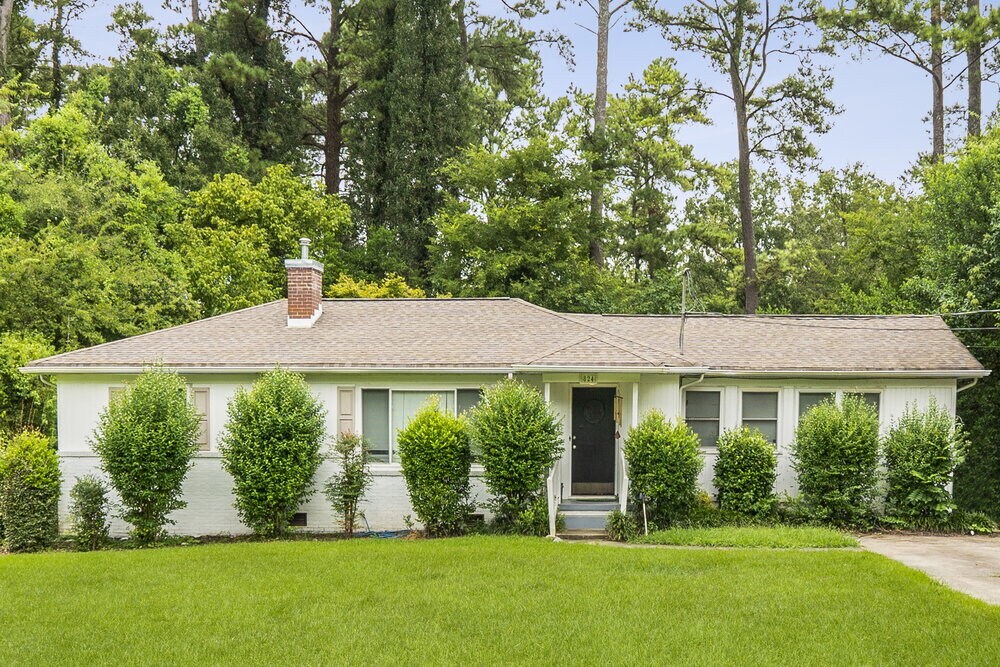 824 Martinwood Rd in Birmingham, AL - Building Photo