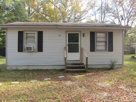 414 Trinity St in White Oak, TX - Building Photo