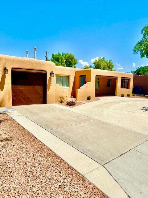 4221 Broadmoor Ave NE in Albuquerque, NM - Building Photo