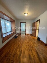 805 Comfort St in Lansing, MI - Building Photo - Building Photo