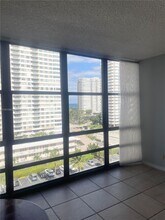 2049 S Ocean Dr in Hallandale Beach, FL - Building Photo - Building Photo