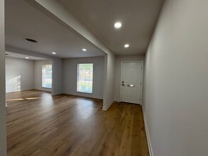 5822 Yarwell Dr in Houston, TX - Building Photo - Building Photo