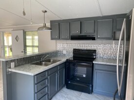 833 Lovell Rd in Knoxville, TN - Building Photo