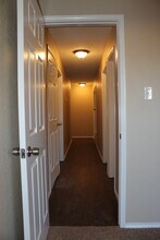 717 Cross Ridge Circle North in Fort Worth, TX - Foto de edificio - Building Photo