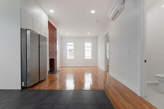 120 Bowers St in Jersey City, NJ - Building Photo - Building Photo