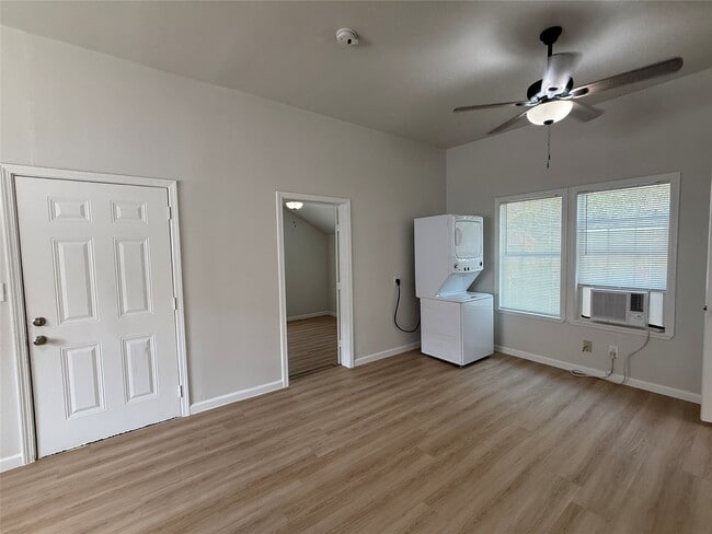 7427 Avenue I