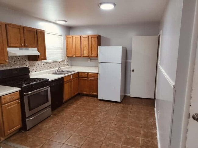 property at 2461 Duchess Dr