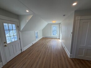319 Jewett St, Unit #2 in Manchester, NH - Building Photo - Building Photo