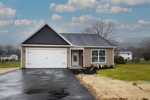105 Bluestem Cir in Centre Hall, PA - Building Photo