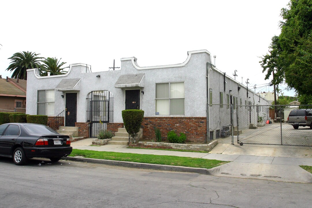 1709 Lewis Street Unit 2 in Long Beach, CA - Building Photo