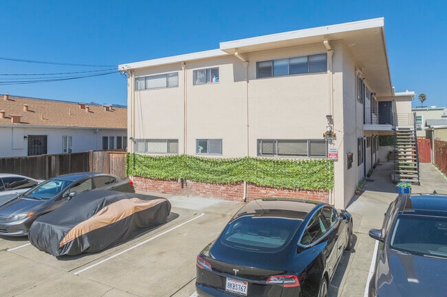 1433 Dwight Way