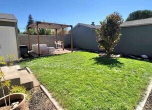 1696 140th Ave in San Leandro, CA - Building Photo - Building Photo