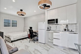 6761 Allen St in Hollywood, FL - Building Photo - Building Photo