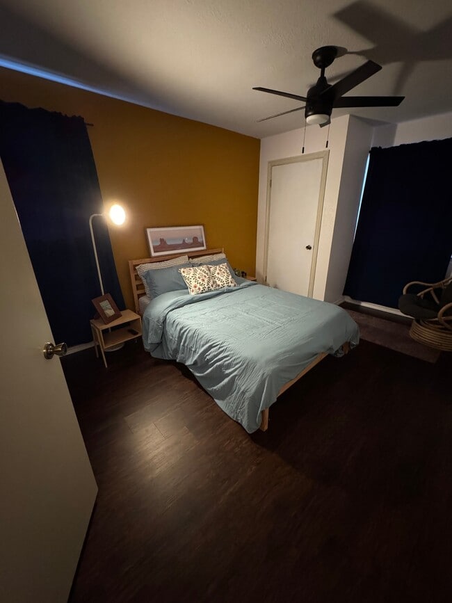 property at 810 Cornish Oak Ct