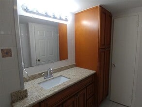 7520 Hornwood Dr in Houston, TX - Building Photo - Building Photo