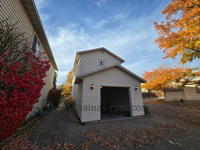 1885 N Allumbaugh St in Boise, ID - Building Photo - Building Photo