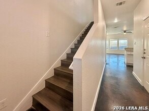 6938 Crestway Rd in San Antonio, TX - Building Photo - Building Photo