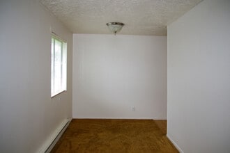 2204 Morgan St in Aberdeen, WA - Building Photo - Building Photo