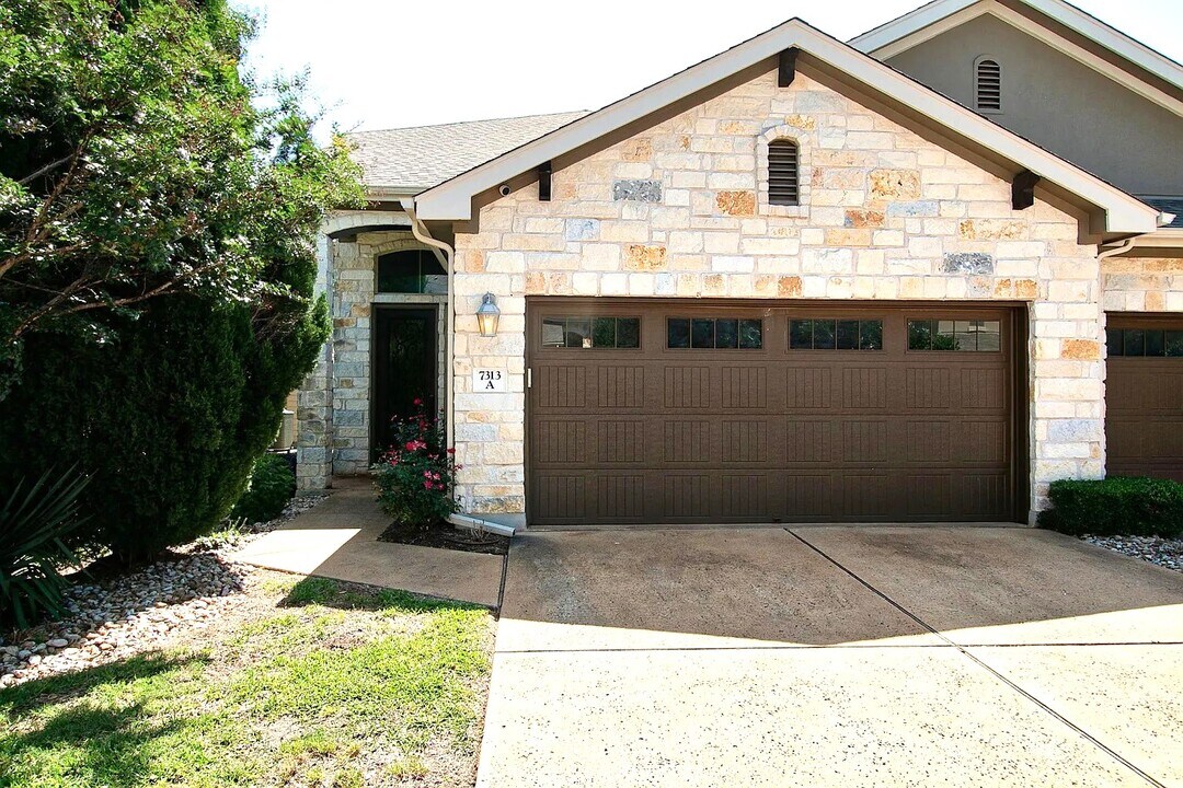 7313 Colina Vista Loop in Austin, TX - Building Photo