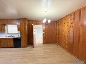 2106 NW Sullivan Rd in Huntsville, AL - Building Photo - Building Photo
